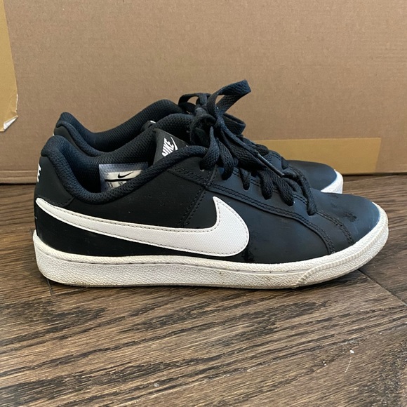 EUC Nike Court Royale Sneakers - Picture 2 of 7